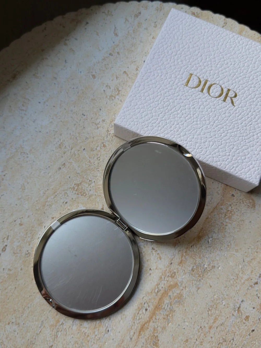 Other compact mirror